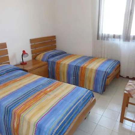 In 38279 * Μπιμπιόνε